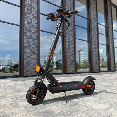 Электросамокат GIANT M10 PRO 1000W 23Ah Без сиденья